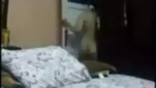 ضرب قوي: يركبها بعمق حتى تئن
