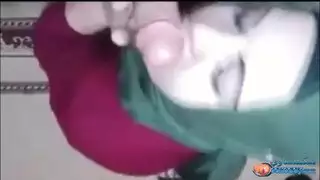حجابها فوق، بنطلونها تحت: هوس المحجبة بالجنس الفموي