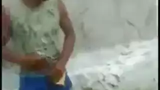 مراهقة عربية ممحونة تداعب قضيب أخيها الصلب قبل أن تُدك