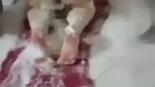 إباحية الحمام: زوجة الأب تُدلك من الخلف بجنس قاسي