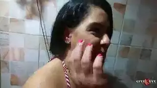 عرض ثقب كس نتاليا برادو في لقطات إباحية خام