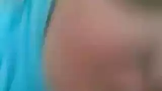 عاهرة محجبة منهكة ولكن لا تزال جائعة للمني