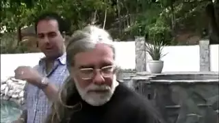 محارم يتشاركان السرير