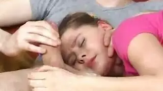 تابو الأشقاء: أخ يدك كس أخته المبلل وهي وحيدة في المنزل
