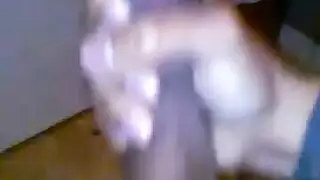 مهووس بالاستمناء: يضخ زبه الصلب حتى الانفجار