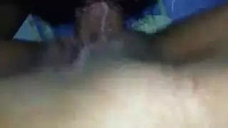 زوجي يصورني ألمس نفسي ثم ينيكني حتى هزة جماع شديدة