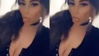 مص قضيب و بيوض في مكان عام ينتهي بجنس عنيف