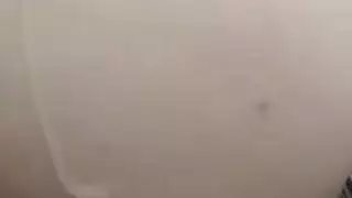تمزيق ذلك البيكيني الأحمر والذهاب لأسفل على صديقتها اليابانية