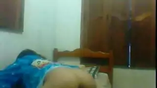 زوج و زوجة خليجيان في مشهد صريح ومكثف