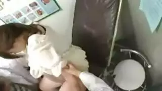 حركة شرجية صارمة مع ألين كورنيا على مركز إباحي مجاني