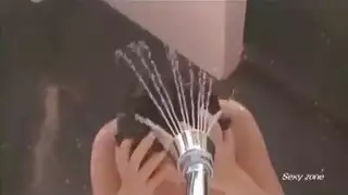 فتاة آسيوية يحب أن يشعر ديك داخل الحمار بينما فرك بوسها والتدفق أثناء كومينغ