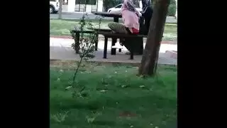 إباحية مجانية: جيانا تُنكح على الأريكة