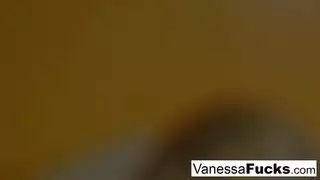 ثنائي سحاقي يستكشف رغبات منحرفة في مشهد إباحي صريح