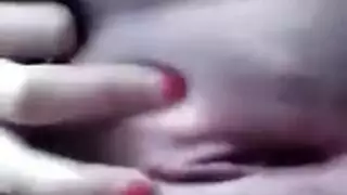 إفلاس الملكة أنيتا: فيلم إباحي ثلاثي شرجي ومهبلي