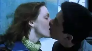 جلسة صريحة سرية للمراهق مع امرأة أكبر سناً