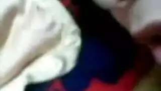 كس الصديقة القحبة يمسك بزبّه السميك