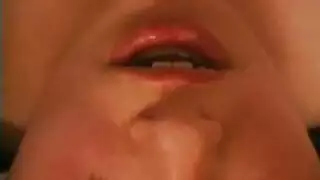 خادمة تركية تخدم كل فتحات سيدها الألماني