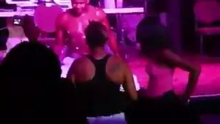 مشهد إباحي: شهوة ابن الأخ السرية