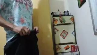 إفراغ حمولة ضخمة في فتحتها الضيقة