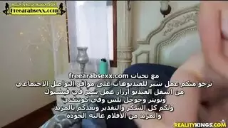 عروستان تمارسان الجنس مع شاب مثار