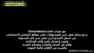 زوجات ثنائيات الجنس سرًا يتعرين ويقمن بوضعية المقص