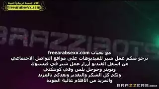 المرأة الزانية تتحكم تمامًا في قضيب رجلها المنتصب