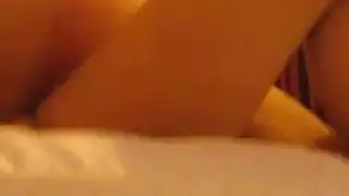 أم مثيرة تمنح ابنها تعليمًا جنسيًا مكثفًا