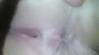 كس آسيل الأشعر من الصفصاف يُلعق ويُناك بعمق