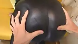 خادمة عربية مثيرة تخدم عدة أقضية في فيلم إباحي