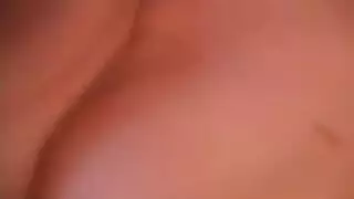 فرج العذراء يُكسر: بداية جنسية دموية