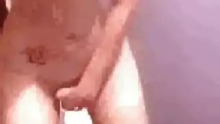 خيال جنسي ثنائي قاسي مع نقوشه وأعضاء متعددة