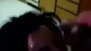 جلسة تدليك صدري إباحية تنتهي بإطلاق هائل للمني