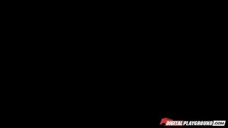 ممرضة تُدمر مهبلها الضيق بقضيب حصان