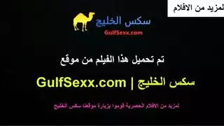 فتاحة متعطشة تتوسل للنيك الشرجي لتجربة شيء جامد