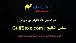 الحبيبة الإيرانية تحب اللعب الشرجي في الدش