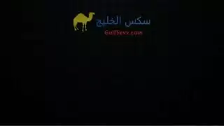 الأم الزوجة الناضجة والابنة المثيرة تتعاونان لإغراء الشاب الوسيم