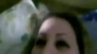 تتحدث في هاتف مترجم