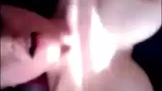 مراهقة لبنانية تفتح كسها