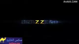 رفيقة السكن الممثلة الإباحية تنيكني بقوة في شقتنا