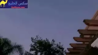 جنس شرجي على شاطئ رملي: مشهد نيكول الإباحي