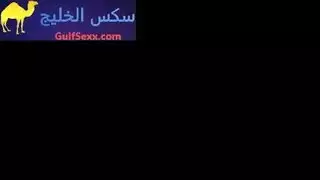 ربة منزل مصرية مشاغبة تمارس الجنس مع عشيقها في سرير ابنها