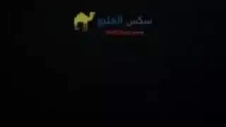 نجار عنتيل ينيك بنت صغيرة في الورشة و يصورها