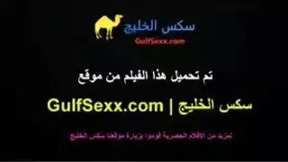 جماع وقفي عنيف: فرج الجمال العراقية المبلل يتعرض للضرب