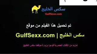 أب يدفع المال ليمدد فتحات عاهرة شابة