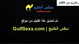 جعلها ثملة لبعض الحركات الجنسية القوية في الغرفة