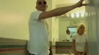 هيا نايمه وبلع