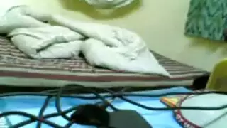 مصري نازل بوس وتقفيش فى حبت