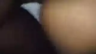 سلمي حايك علي سلم حديدي