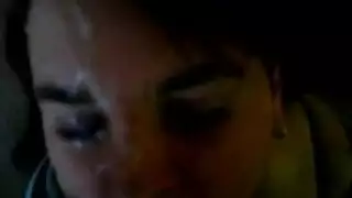 ترقص وهي بتتنك