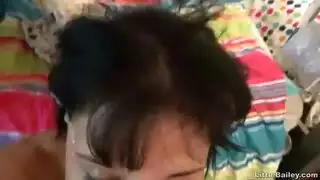 الديك الكبير يدخل في المهبل الساخن
